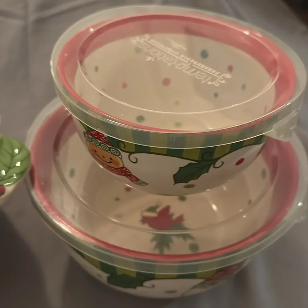 Temptations Christmas 4 Mixing Bowls Winter Whimsy Nesting Bowl Set